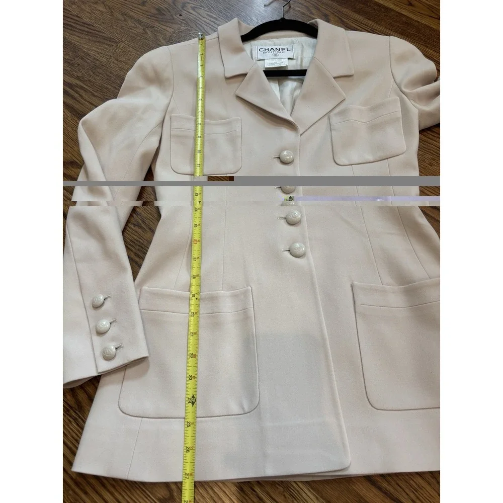 Chanel Boutique Vintage 1997 Cruise Collection Beige Blazer Buttons Size 38 Wool